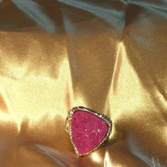 Pink stone ring - Picture 1 of 3